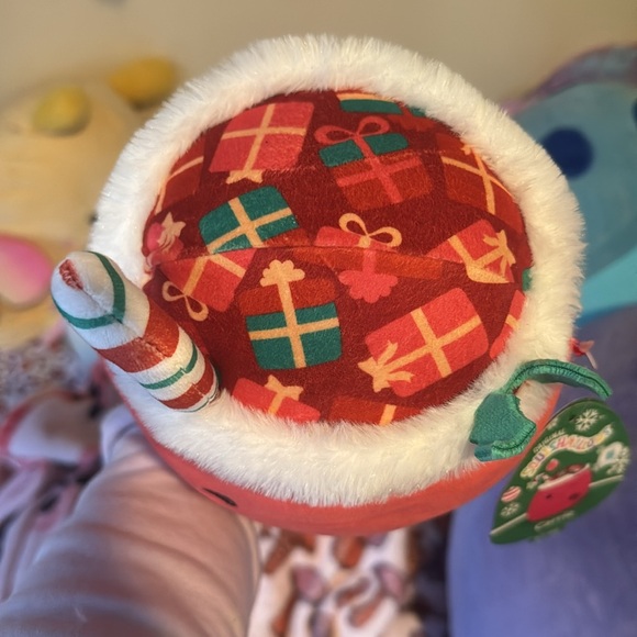 Carrie the gift bag, Santa’s gift bag holiday squishmallow NWT - Picture 5 of 10